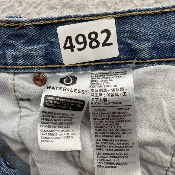 Levis 501 Jeans Mens 33x32 (Tag 32x32) Button Fly Light Wash Stretch Straight - Picture 15 of 15